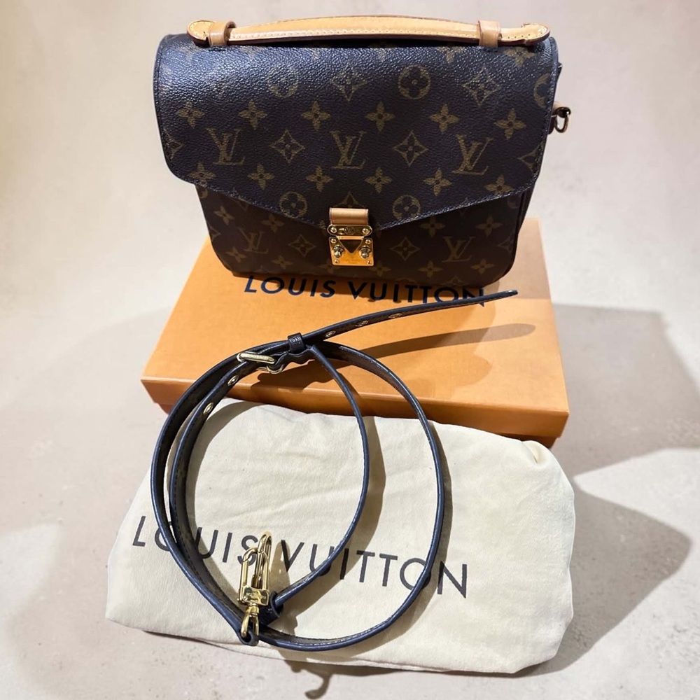 Louis Vuitton Metis Monogram Crossbody Bag in Brown